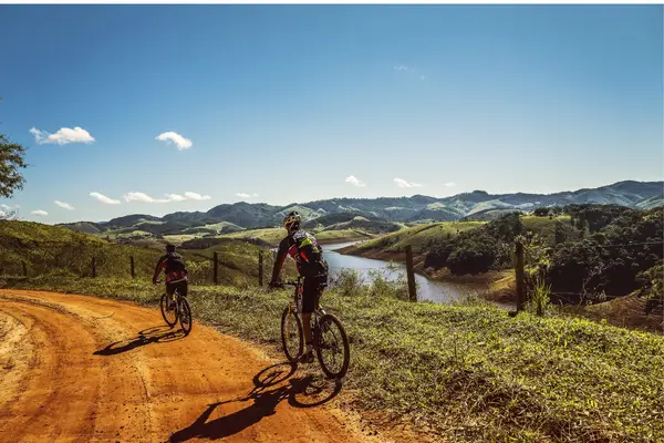 Os 8 Equipamentos Essenciais para uma Aventura Cicloturística Inesquecível.