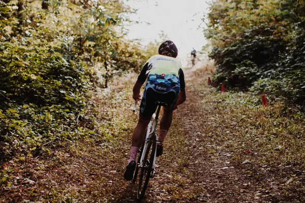 Trilhas e Emoções: Cicloturismo e Aventuras que Transformam Vidas