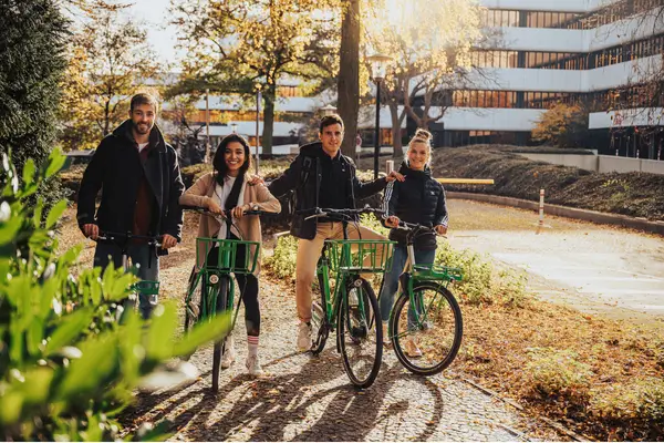 Equipamentos DIY para Cicloturismo: Faça Você Mesmo e Economize na Sua Aventura